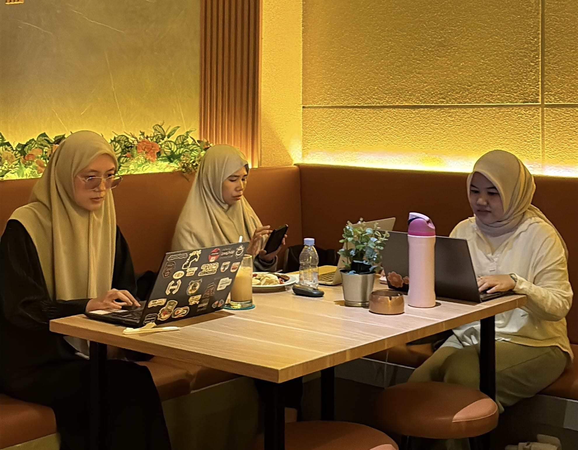 Perempuan-perempuan Marclub di WFC